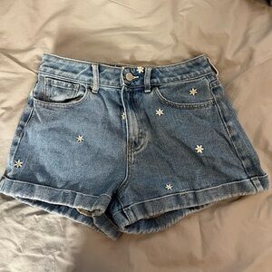 PacSun daisy mom shorts